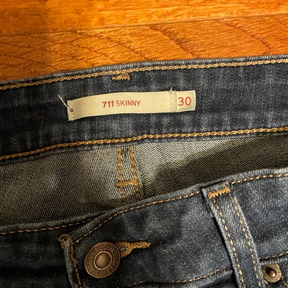 Women’s Levi’s 711 Skinny Size 30 - Picture 2 of 5